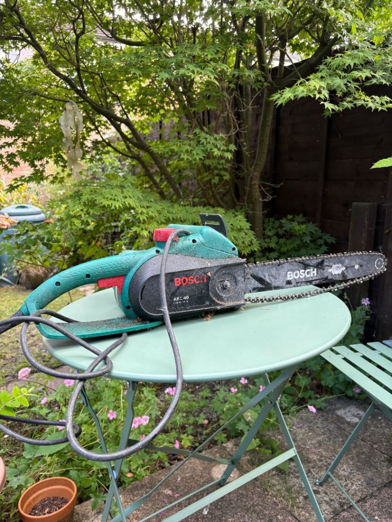 Bosch electric chainsaw