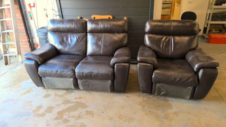 2 seater reclining sofa with matching recliner arm chair 