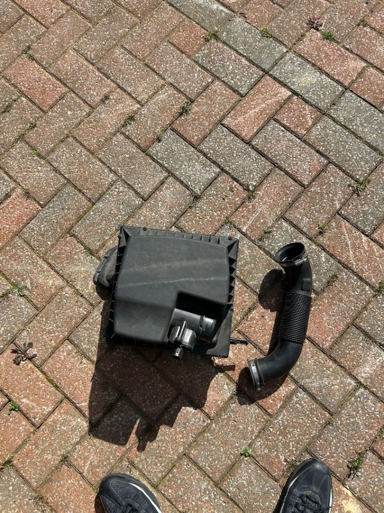 Vauxhall Astra J 2013 1.4 air filter box & intake hose