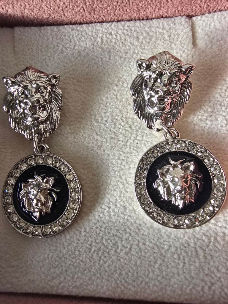 Lion drop earings