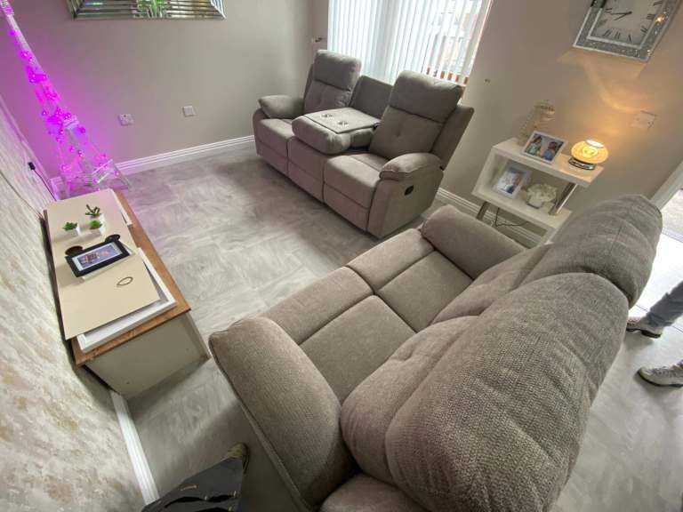 BRAND NEW 3+2 RECLINING SOFA SET 🌟£750