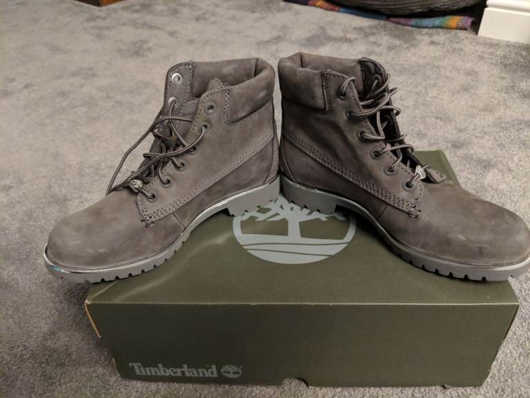 Timberland women's 6" dark grey nubuck boots. 3.5uk silver rand