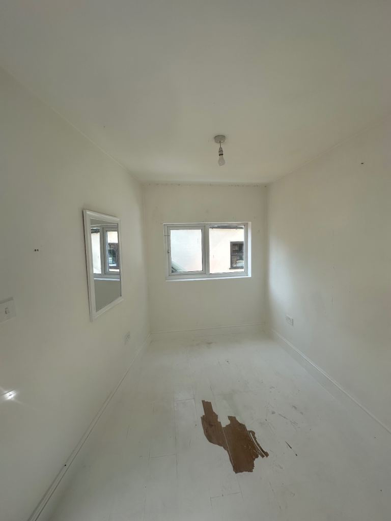 Small Business Unit / Storage Space to Rent – £700 PCM