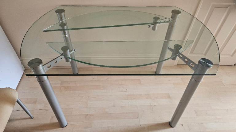 Free, buyer collects - Glass extending dining table and 4 chairs