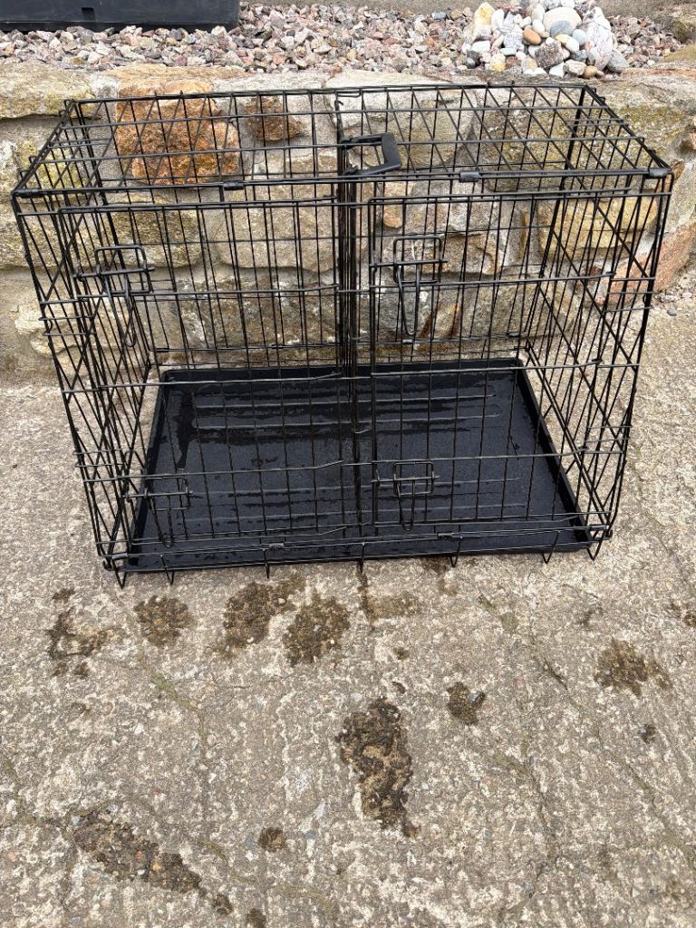 Folding metal dog crate with divider- hatchback 