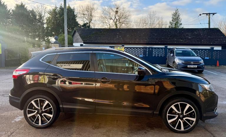 2016 Nissan Qashqai 1.6 dCi Tekna XTRON 2WD Euro 6 (s/s) 5dr Diesel