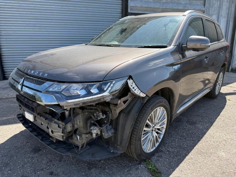 2019 68 MITSUBISHI OUTLANDER HYBRID PETROL + ELECTRIC DAMAGED REPAIRABLE SALVAGE