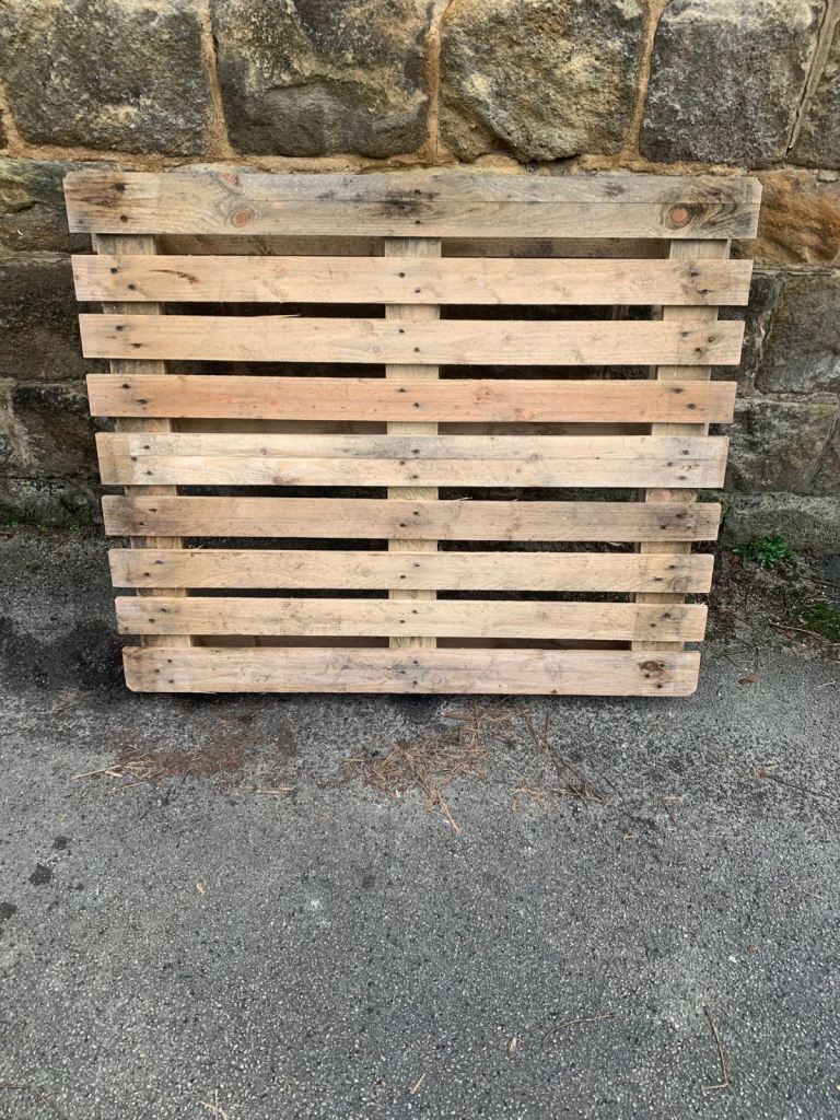 Wooden pallet 