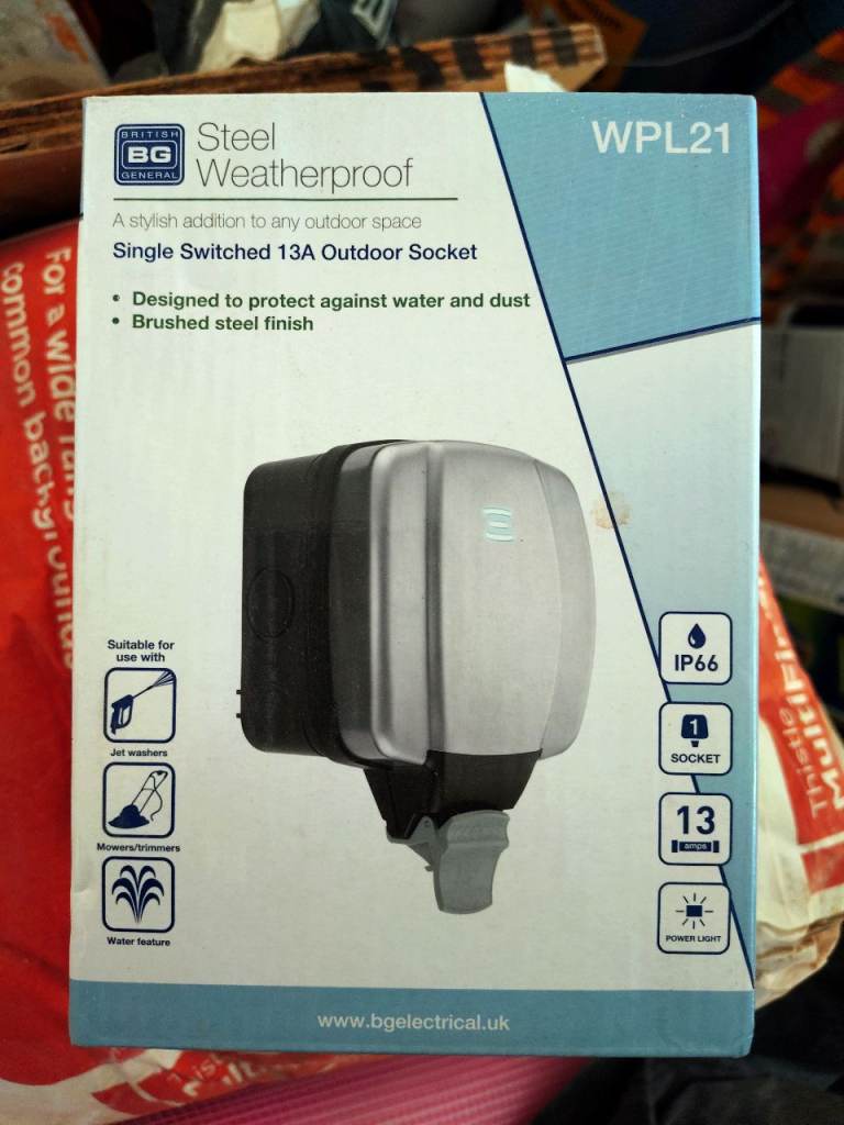 BG Steel Weatherproof Single Switched 13A Outdoor Socket WPL21