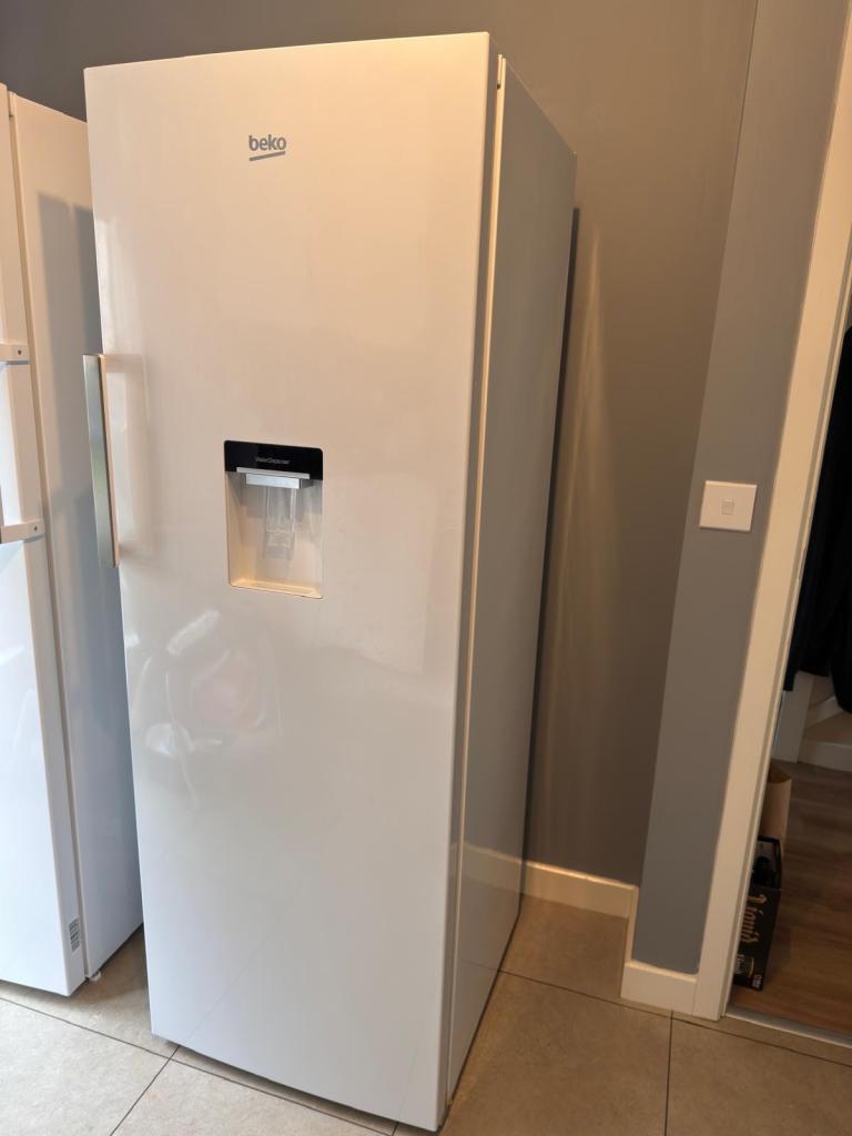 Beko Larder Refrigerator (Model: LSP3671DW) – Clean & Fully Working
