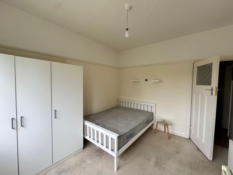Room to rent South Woodford 