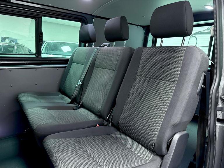 2022 Volkswagen Transporter 2.0 BiTDI T32 Highline Kombi DSG FWD SWB Euro 6 (s/s) 5dr WINDOW VAN ...