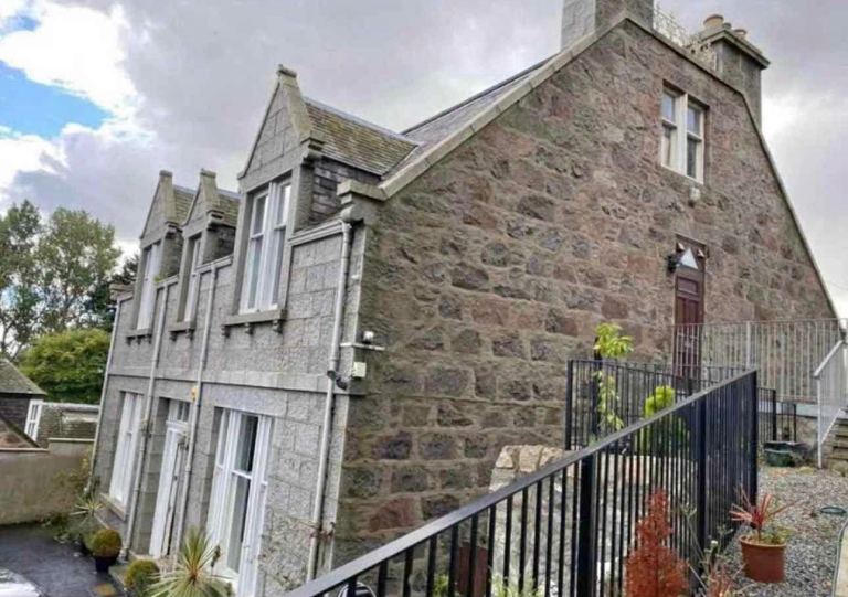 3 BED FLAT- 5 MINS TO CITY CENTRE & UNI