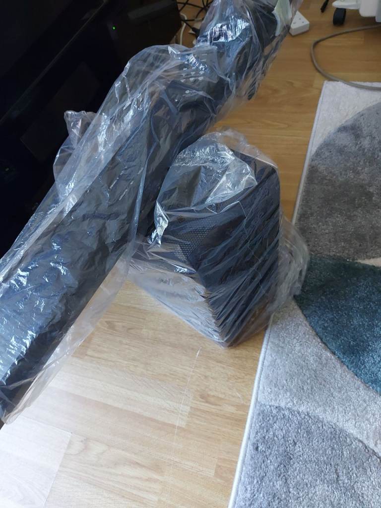 Lg sound bar. In new condition. With Bluetooth connectivity sub hoofer.