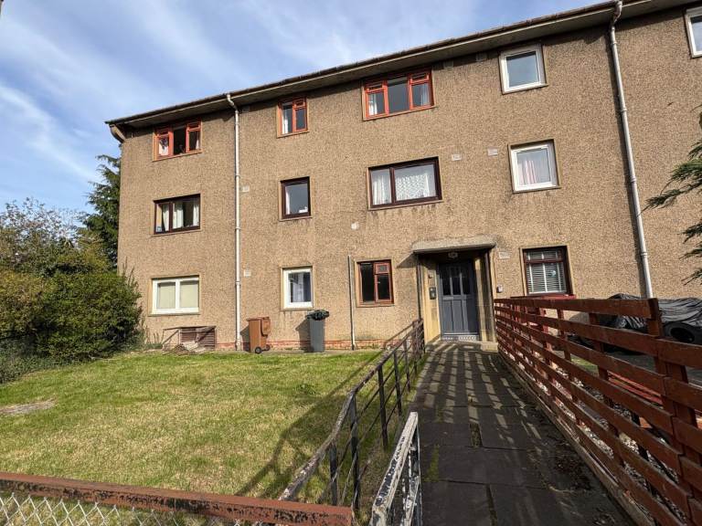 2 bed flat, Wester Drylaw Drive