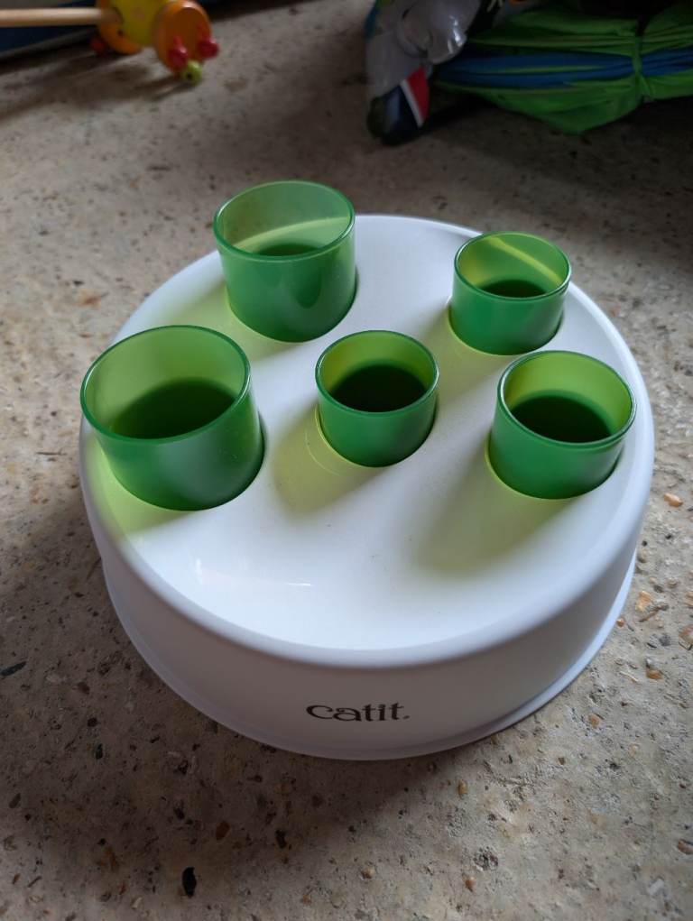 Cat Feeder 
