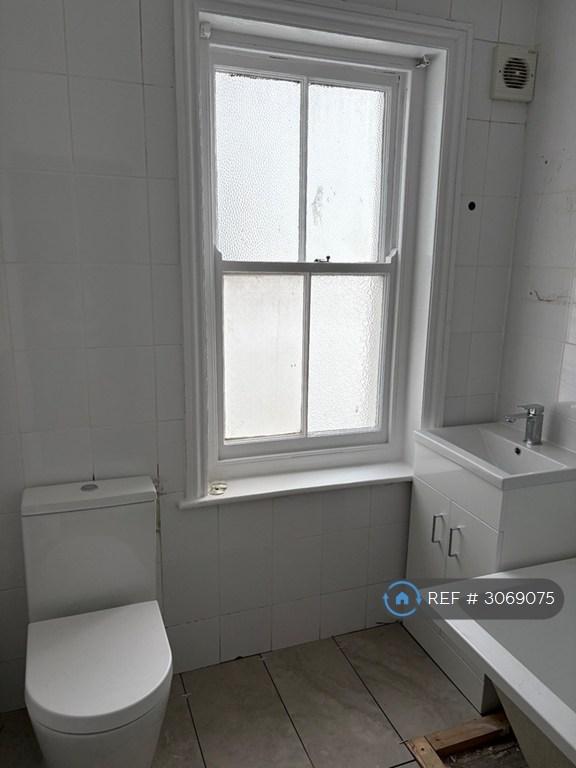 2 bedroom flat in Addison Road, Hove, BN3 (2 bed) (#3069075)
