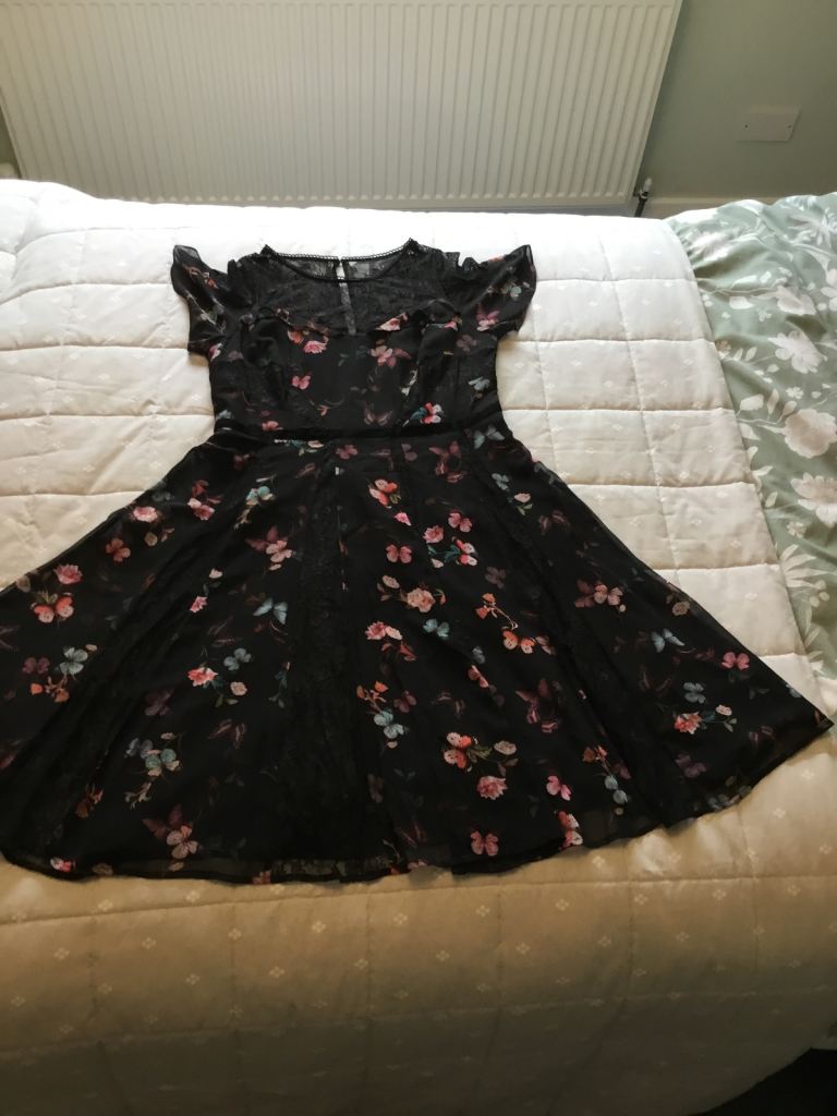 Monsoon lightweight short sleeved dress size 16