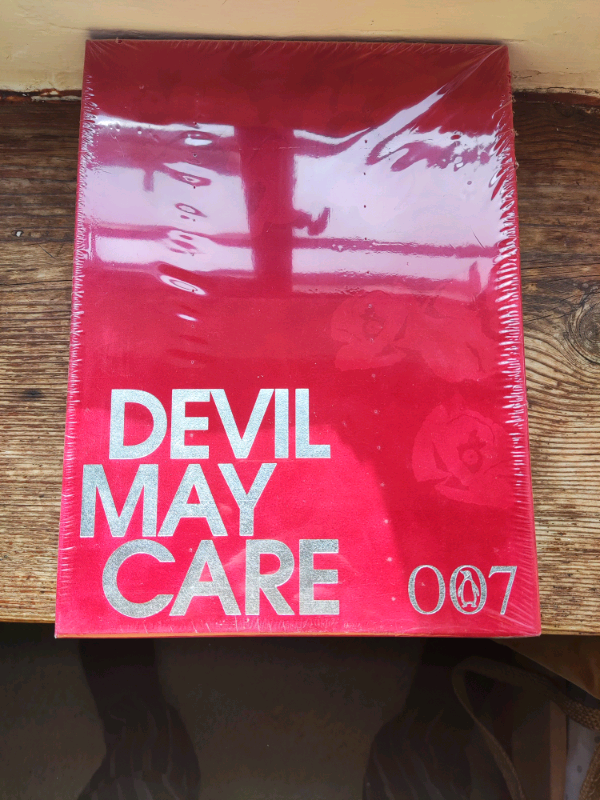 007 James Bond Devil May Care