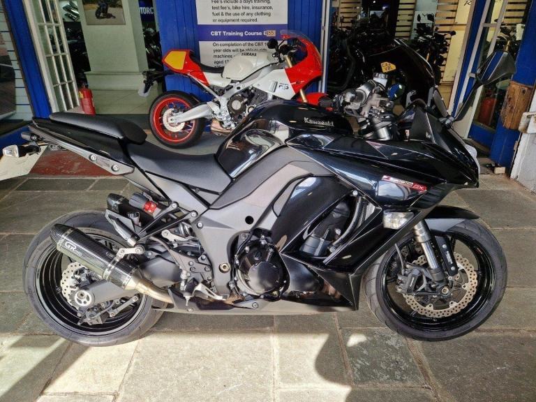 KAWASAKI Z1000SX IN BLACK