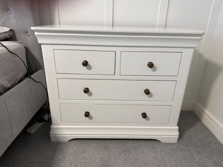 Top Furniture Toulouse White Chest of Drawers 