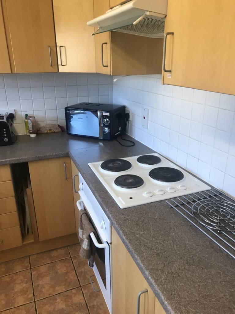 Ensuite Room To Let close to GW Hospital