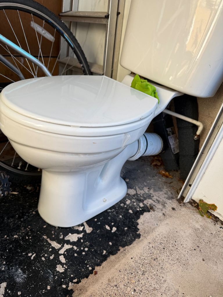 White Ceramic Toilet with Cistern – Good Condition