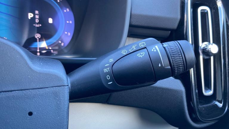 2025 Volvo XC40 2.0 B3P Ultra Dark 5dr Auto Petrol Estate Estate Petrol Automatic