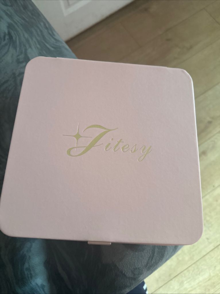 Jestey hair removal device