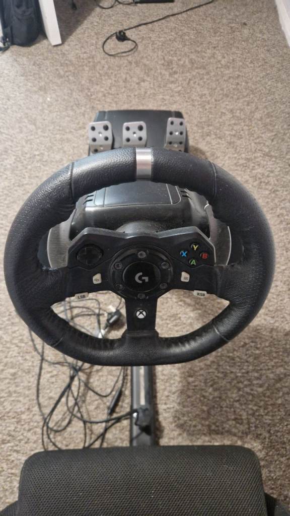 Logitech G920 wheel and pedals with Playseat active racing seat