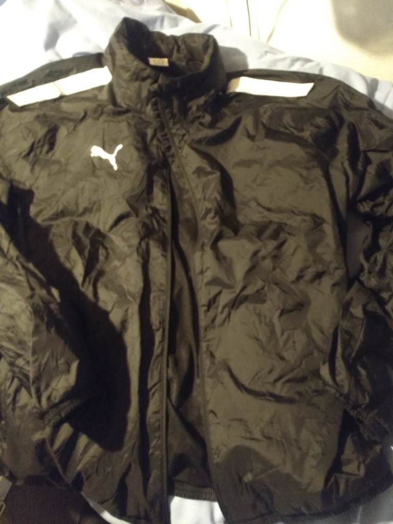 Puma black sports rain jacket. size XL