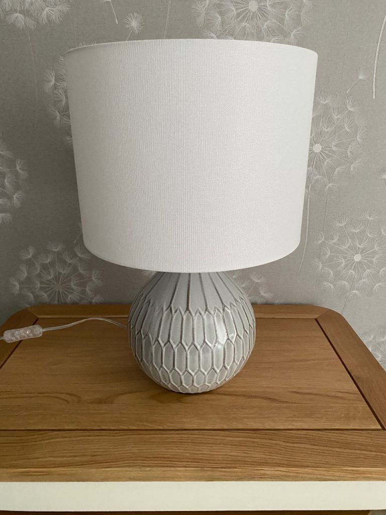 Table lamp