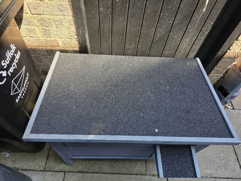 Cat insulated garden cat house