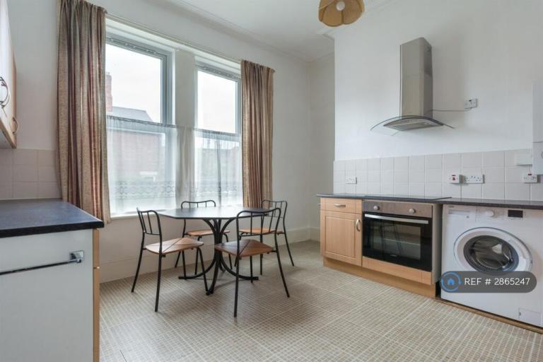 1 bedroom flat in Jesmond, Newcastle Upon Tyne, NE2 (1 bed) (#2865247)