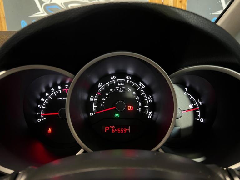 2016 Kia Venga 1.6 4 Auto Euro 6 5dr HATCHBACK Petrol Automatic