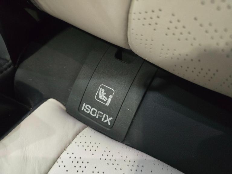 2018 Land Rover Range Rover Velar 3.0 D300 First Edition 5dr Auto ESTATE DIESEL Automatic