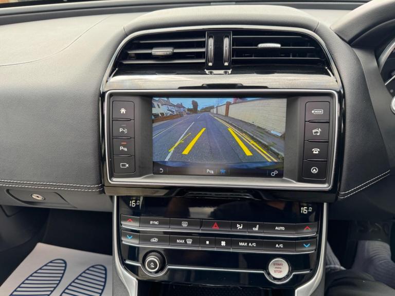 2017 Jaguar XE 2.0d R-Sport Auto Euro 6 (s/s) 4dr SALOON Diesel Automatic