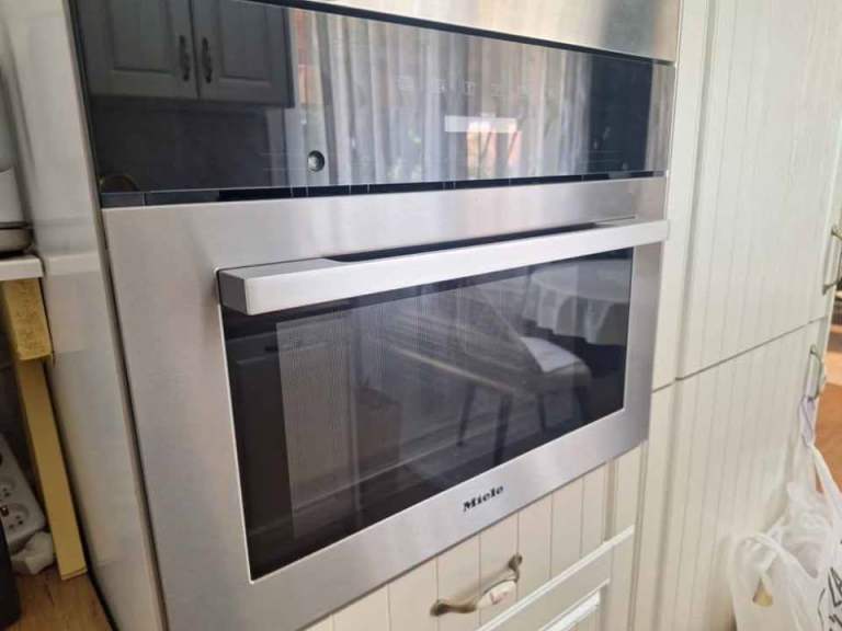 Miele ContourLine DG7140 Built In Compact Steam Oven - Clean Steel