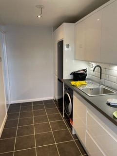 2 Bedroom First Floor Maisonette (Walking Distance to Uxbridge Town Center)