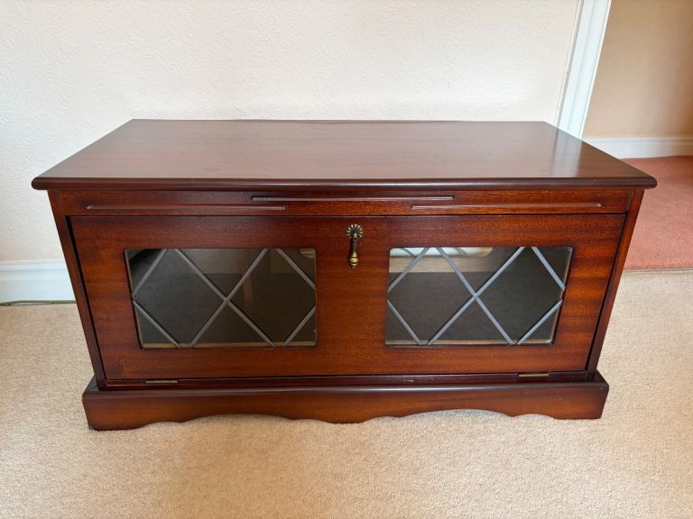 Dark wood glass fronted cabinet / cupboard 