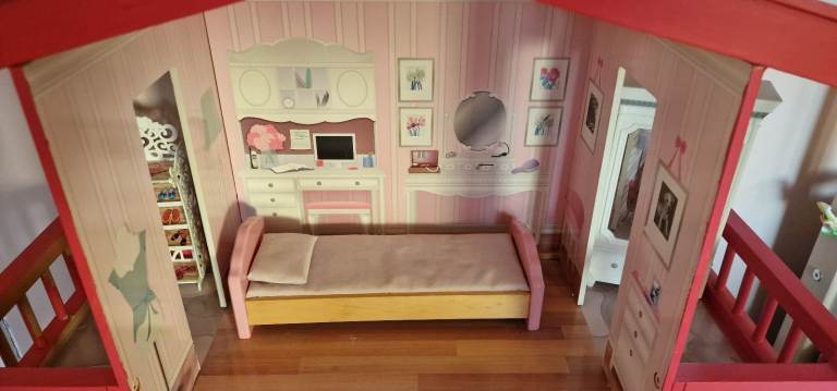 Doll house, dolls, horses and accessories 