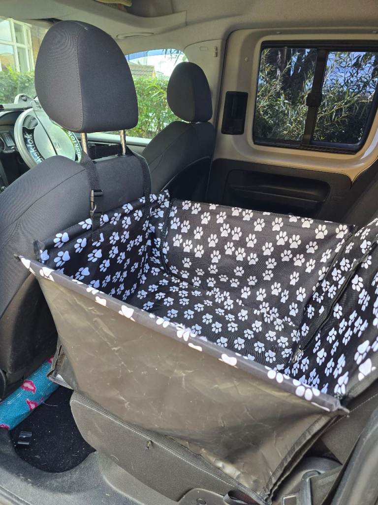 Pet Car Seat Carrier with Paw Print Design - Larger size