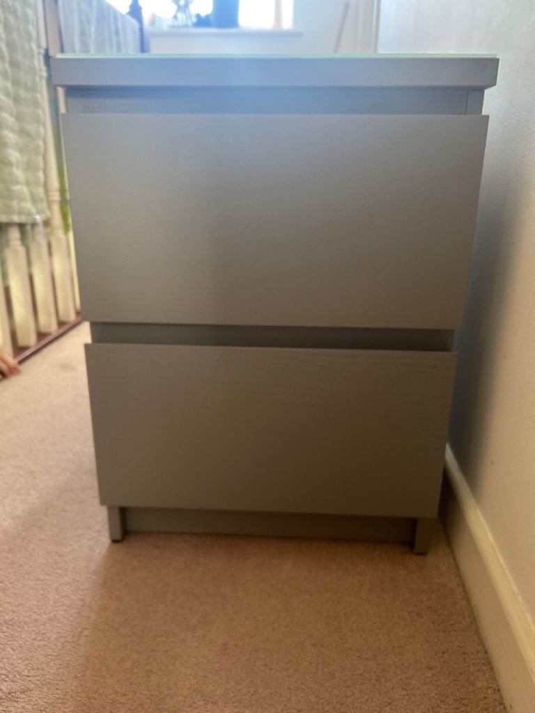 2 drawer chest of drawers 