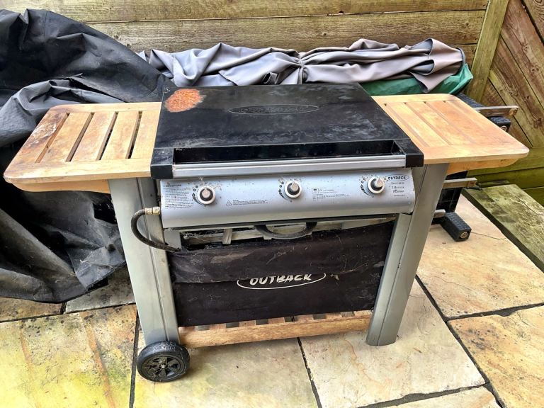 Outback Spectrum 3 Burner Flatbed Gas Barbeque - Fair Condition, Perfect for Starters