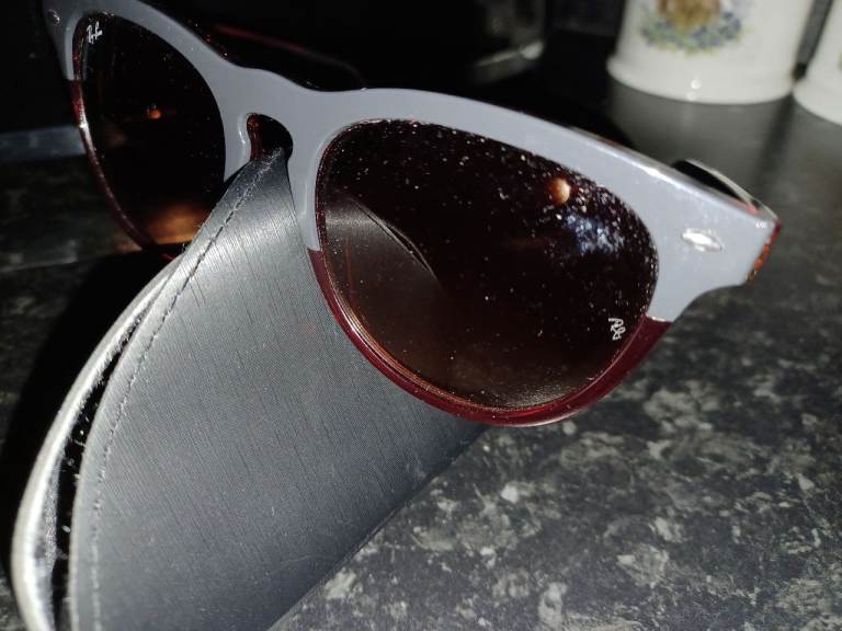 Unisex Ray Ban sunglasses