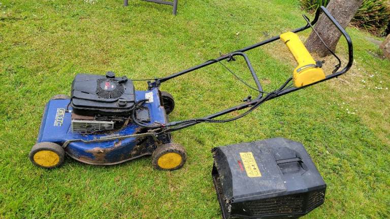 Lawn mower spares or repair - good Briggs & Stratton engine