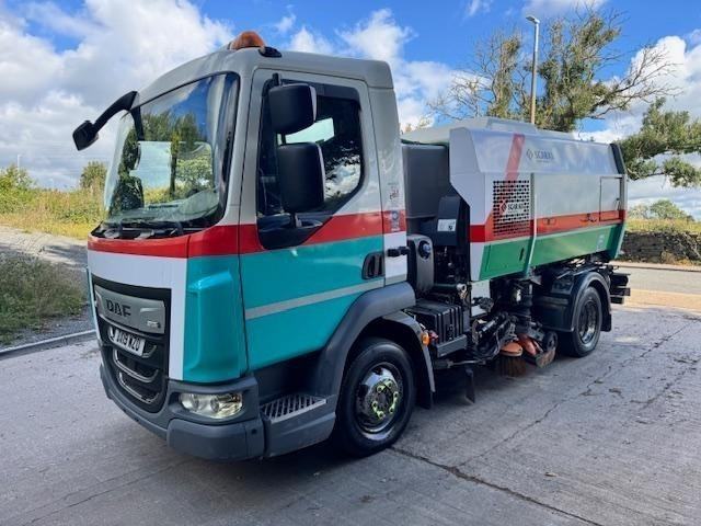 2019 19  DAF LF 180 E6 LHD Scarab Merlin dual sweep road sweeper
