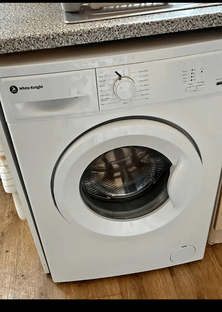 Lovely clean white knight white washing machine+good working order+DELIVERY 