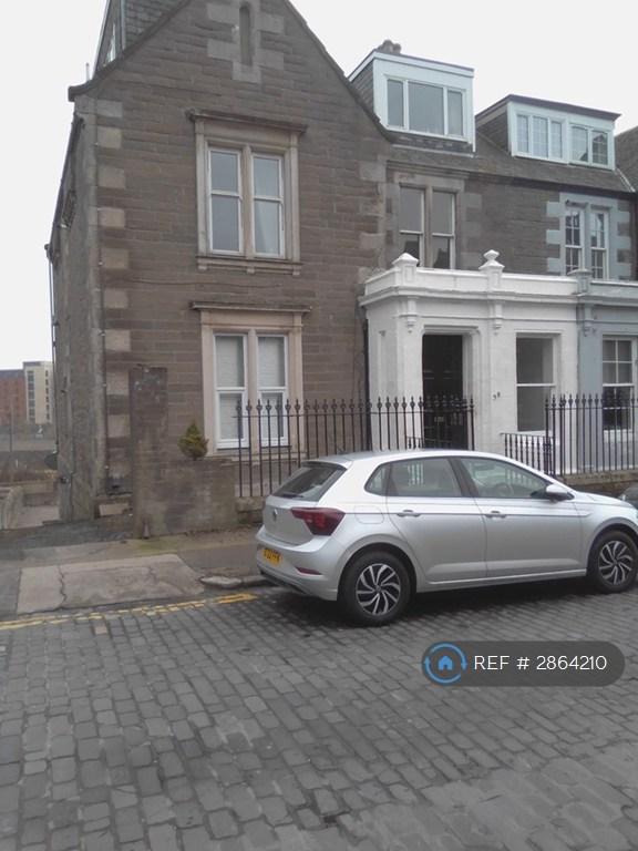 3 bedroom flat in Roseangle, Dundee, DD1 (3 bed) (#2864210)