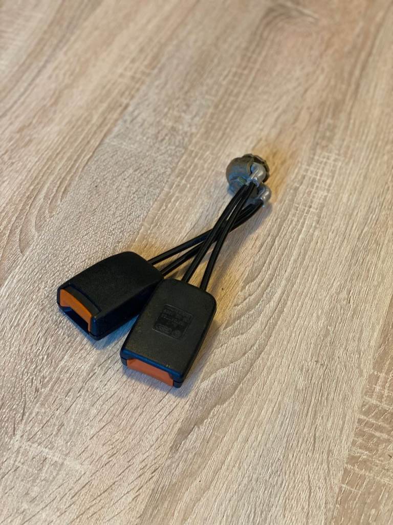 Seatbelt holder rear VW Polo 86C buckle original